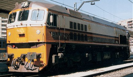 Diesel locomotive class 319.2 early design with Digital Sound (3-RAIL AC)<br /><a href='images/pictures/Roco/69971.jpg' target='_blank'>Full size image</a>